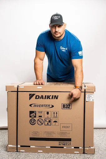 Optimum technician with a factory-fresh Daikin inverter unit